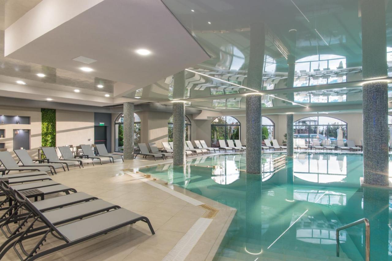 Casa Di Fiore Spa And Medical Hotel, Mineral Pools & Private Beach คราเนโว ภายนอก รูปภาพ The spa at the Hotel