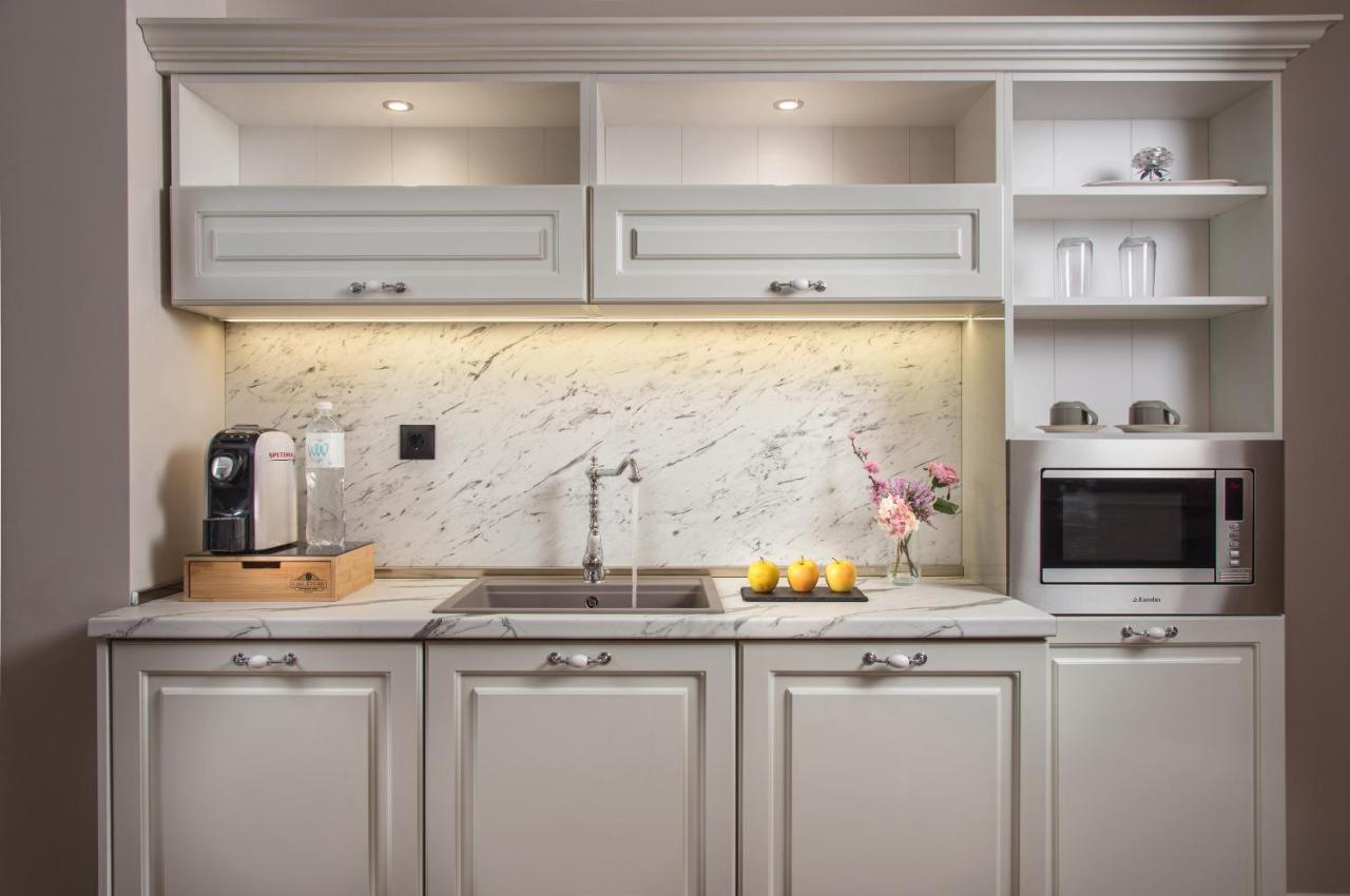 Casa Di Fiore Spa And Medical Hotel, Mineral Pools & Private Beach คราเนโว ภายนอก รูปภาพ A kitchen in a hotel
