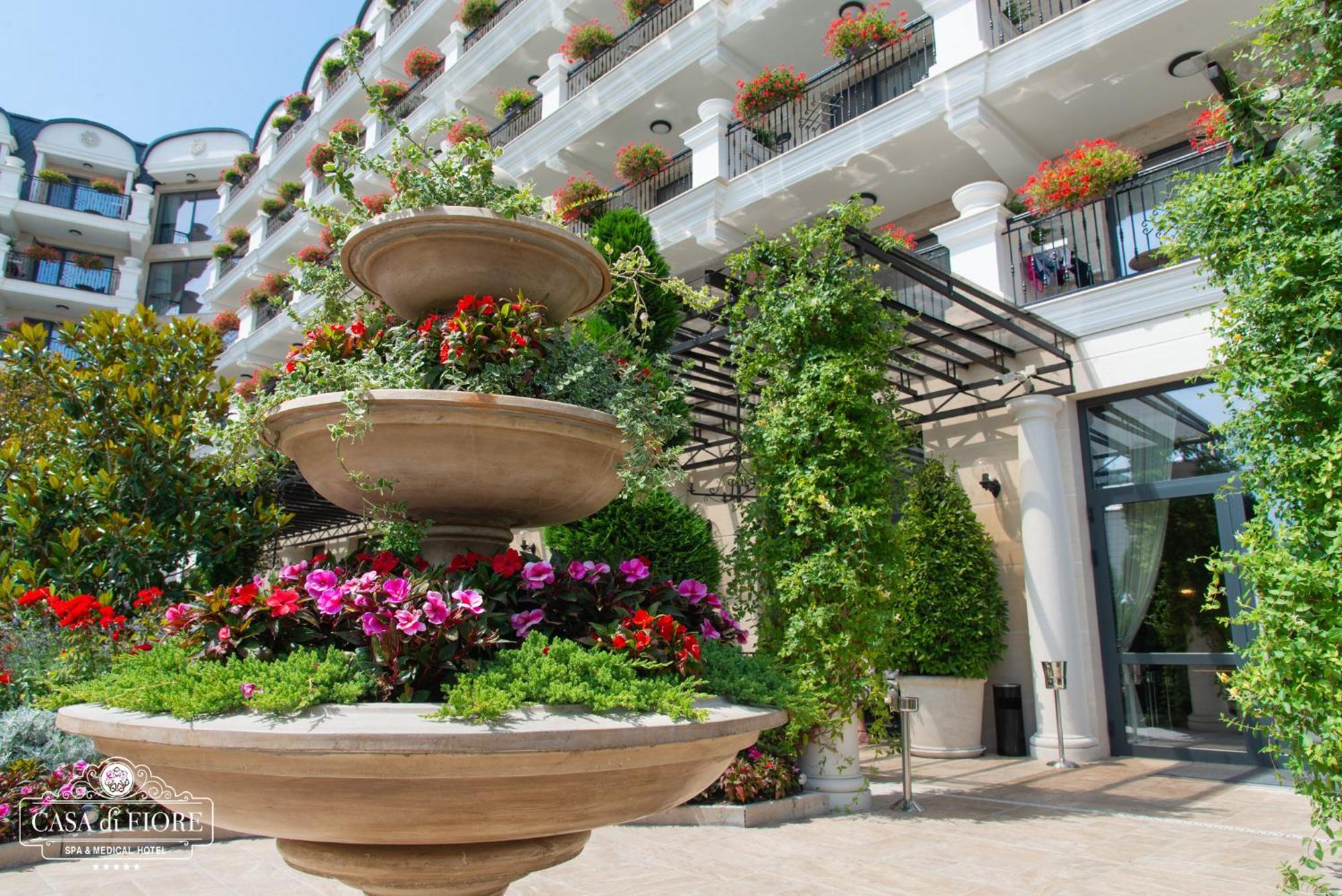 Casa Di Fiore Spa And Medical Hotel, Mineral Pools & Private Beach คราเนโว ภายนอก รูปภาพ