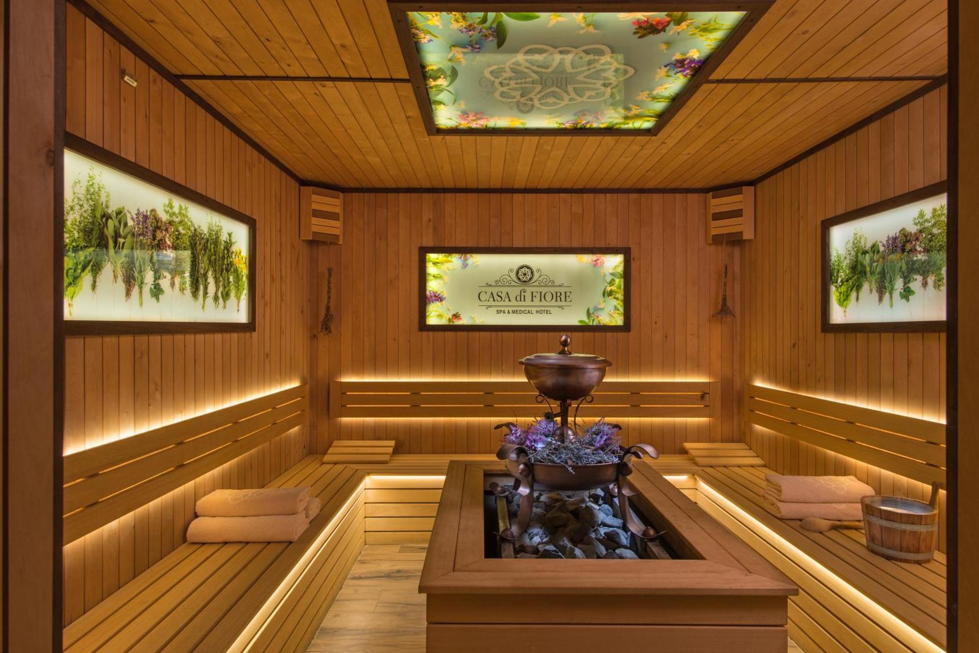 Casa Di Fiore Spa And Medical Hotel, Mineral Pools & Private Beach คราเนโว ภายนอก รูปภาพ 3D rendering of a steam room