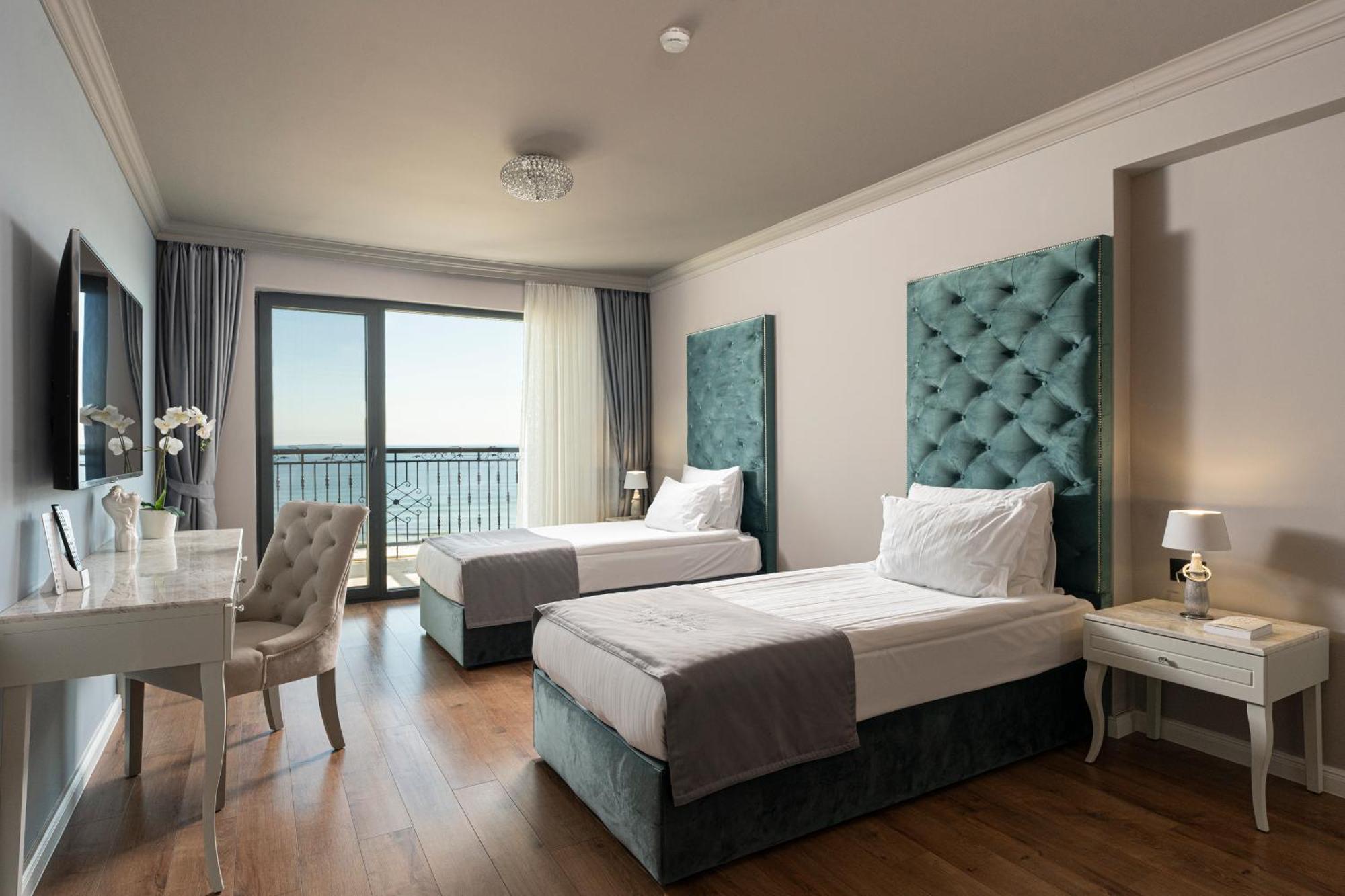 Casa Di Fiore Spa And Medical Hotel, Mineral Pools & Private Beach คราเนโว ภายนอก รูปภาพ